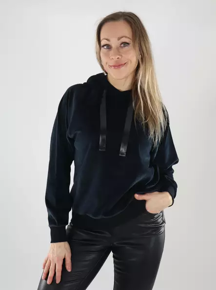 JDY naisten velour-huppari Vida Velvet Hood musta - Naisten hupparit ja colleget - 140001 - 1