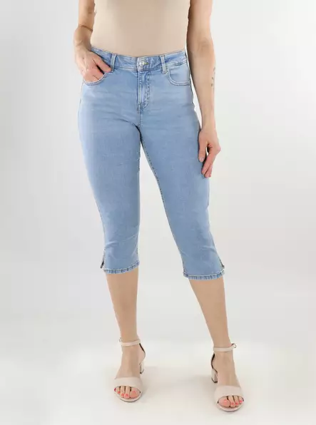 Only joustavat caprit Blush MW vaaleansininen - Naisten shortsit ja caprit - 138489 - 1